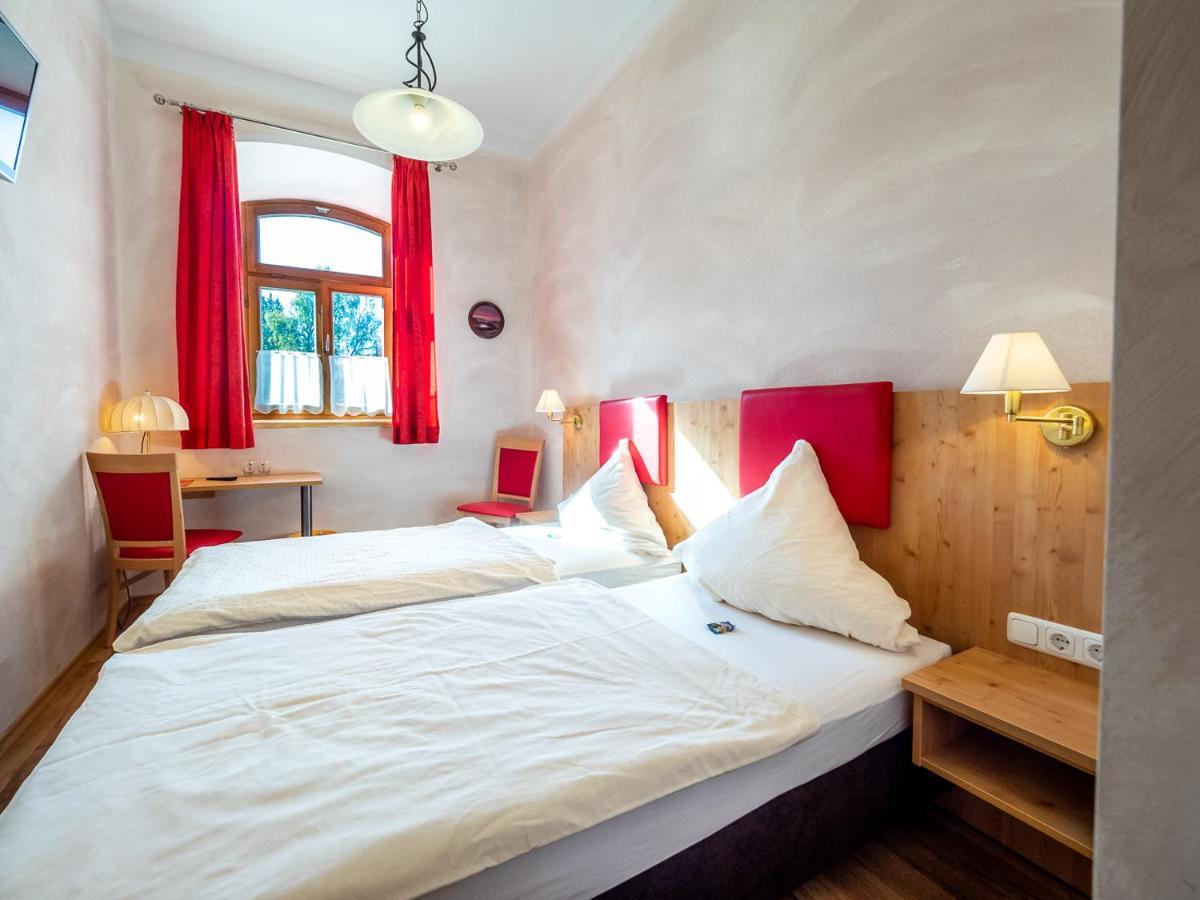 Kleinkunstbuehne Zur Post Beim John In Obing Otel Dış mekan fotoğraf
