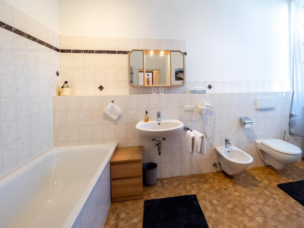 Kleinkunstbuehne Zur Post Beim John In Obing Otel Dış mekan fotoğraf